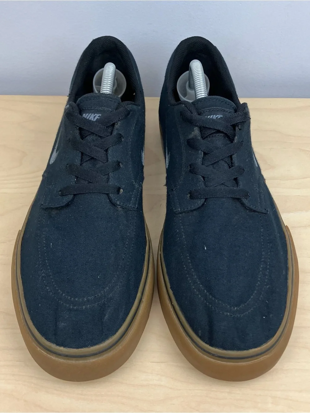 Nike Men’s Size 11.5 SB Clutch Black Canvas Gum Low Top Athletic Skate Shoes